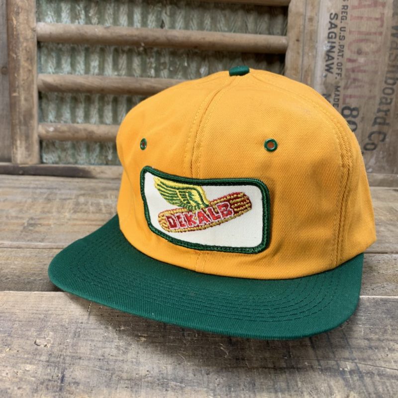 VINTAGE DEKALB SNAPBACK TRUCKER HAT