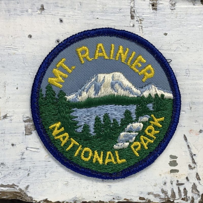 VINTAGE MT. RAINIER NATIONAL PARK PATCH