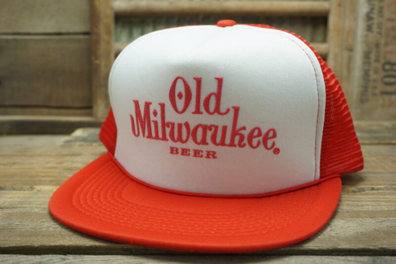 Vintage OLD MILWAUKEE BEER Mesh Snapback Trucker Hat Cap