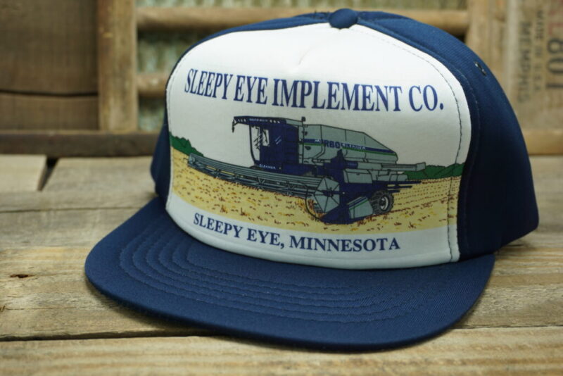 Vintage Sleepy Eye Implement Co. Sleepy Eye Minnesota Gleaner R60 Combine Deutz Allis Snapback Trucker Hat Cap