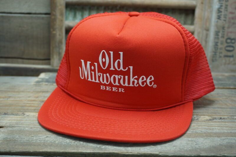Vintage OLD MILWAUKEE BEER Mesh Snapback Trucker Hat Cap