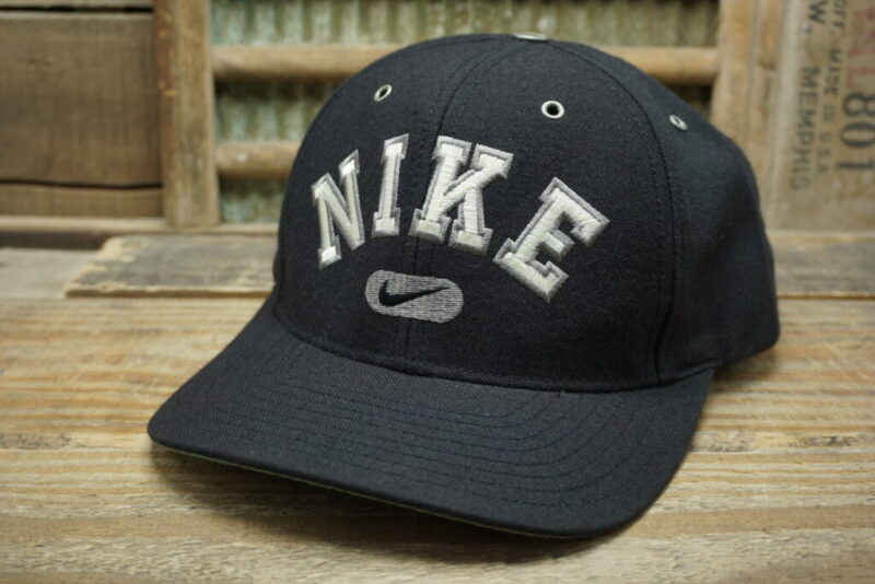 Vintage NIKE Swoosh Snapback Trucker Hat Cap