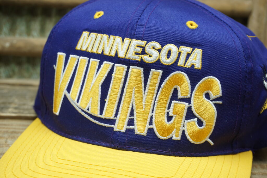 Minnesota Vikings Vintage 90s Purple People Eaters Snapback Hat - One