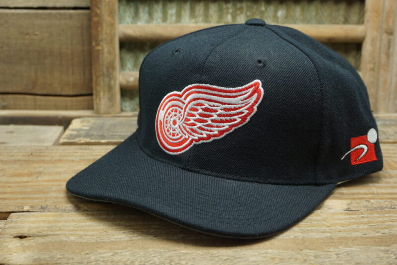 Vintage NHL Detroit Red Wings Snapback Trucker Hat Cap Sports Specialties Wool Blend