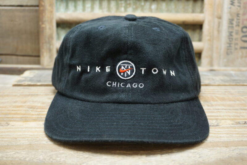 Vintage NIKE TOWN Chicago Snapback Mesh Trucker Hat Cap Made in Taiwan